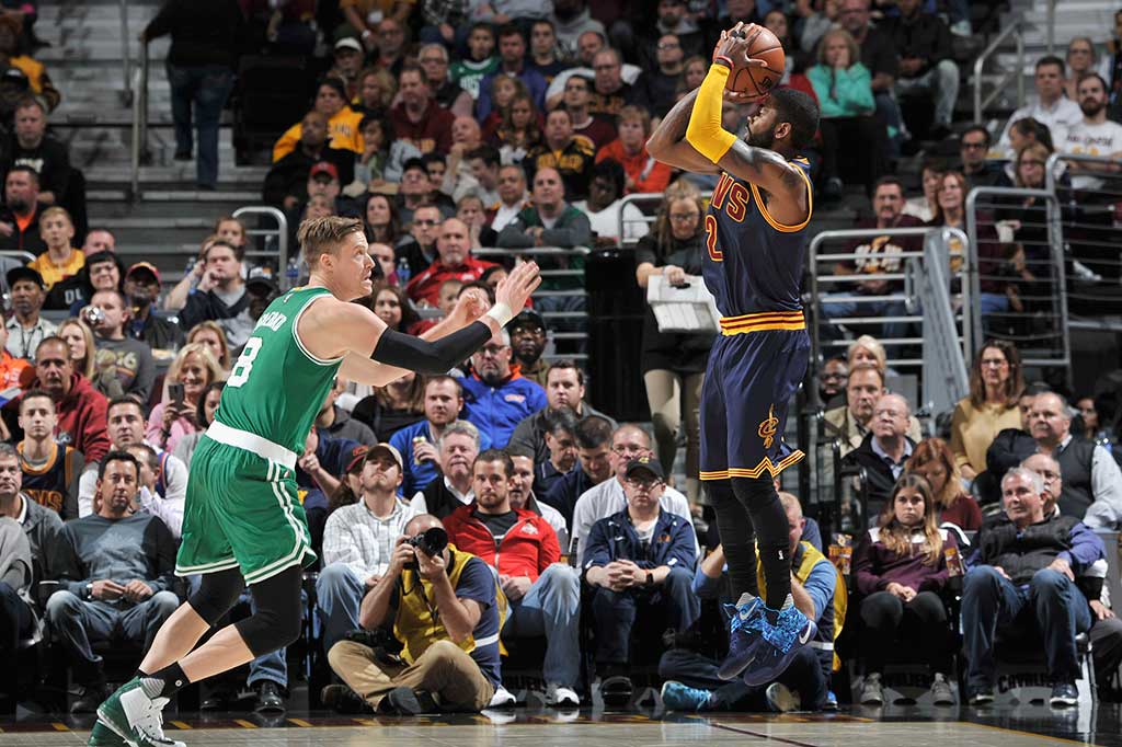 Sementara Kyrie Irving menyumbang 23 untuk Cleveland.