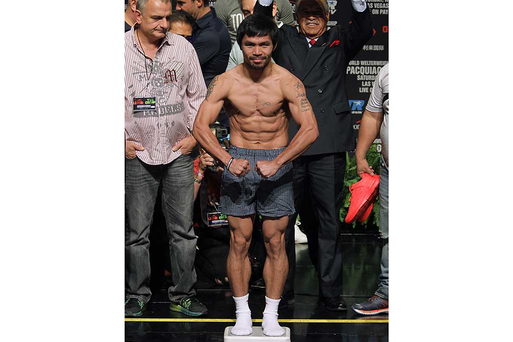 Pacquiao (58-6-2, dengan 38 KO), sebelumnya telah mengumumkan pensiunnya setelah mengalahkan Timothy Bradley pada April, dan terpilih sebagai senat Filipina pada Mei. 