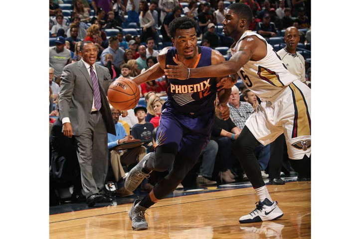 Sementara itu T.J Warren menambah 18 poin.