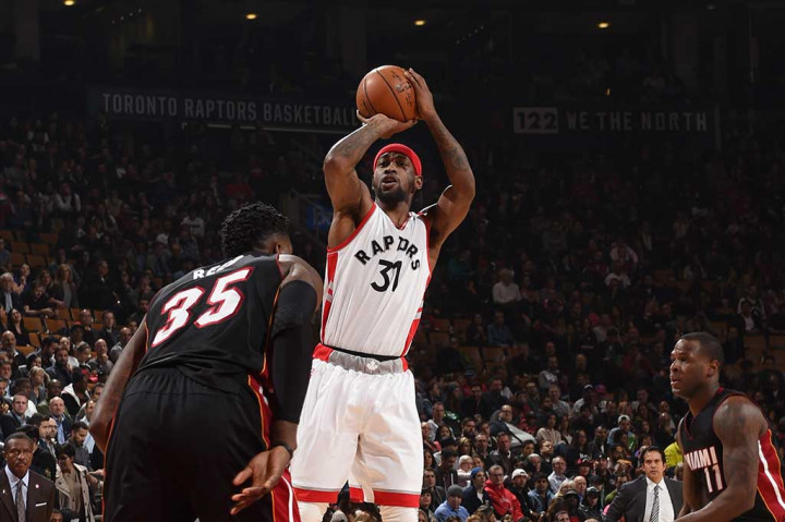 Terrence Ross menyumbang 20 poin untuk Toronto.