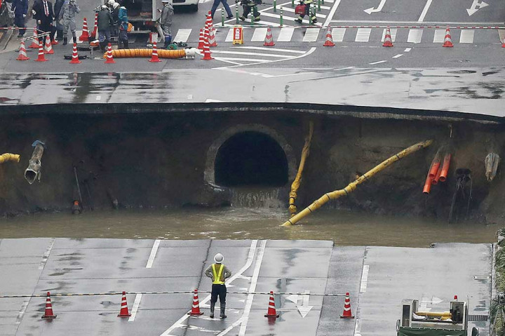 Tidak ada korban cedera akibat kejadian tersebut, namun pasokan listrik, air dan gas untuk kota tersebut menjadi terganggu.