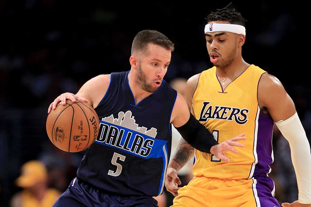 Sementara Guard J.J. Barea mencetak 18 poin untuk Mavericks.