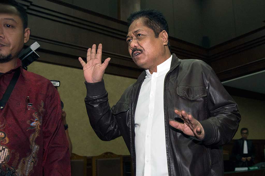 Putusan itu lebih ringan dari tuntutan jaksa KPK yang meminta Budi divonis penjara selama 9 tahun penjara ditambah denda Rp300 juta subsider 4 bulan kurungan.