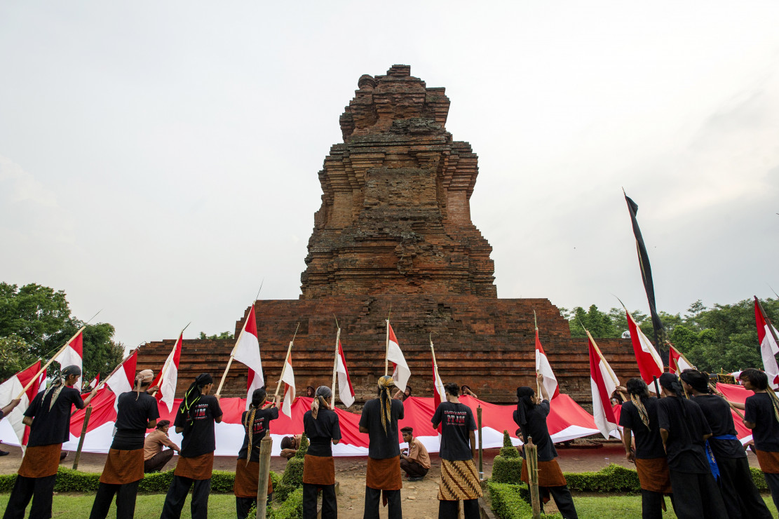 Kirab Merah Putih Warnai Hari Jadi Ke 723 Kerajaan Majapahit