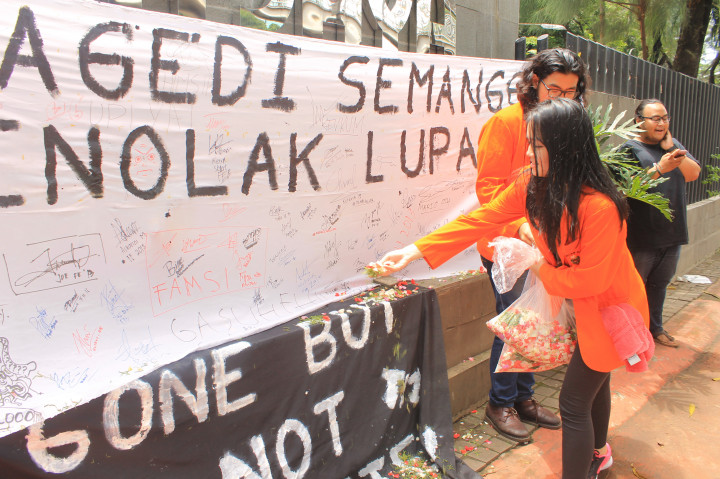 Mahasiswa dan Aktivis Rumah Gerakan 98 Peringati Tragedi Semanggi