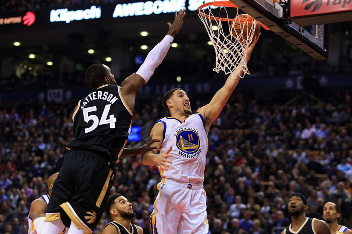 Klay Thompson menambah 14 poin untuk Warriors.