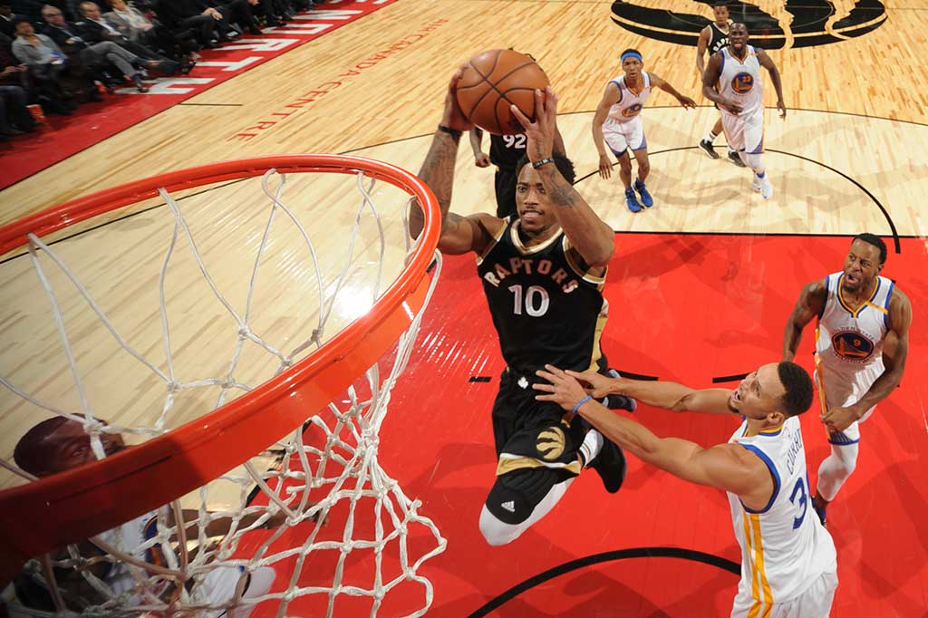 Sementara itu DeMar DeRozan memimpin mencetak angka terbanyak untuk Toronto dengan 34 poin. Ini merupakan kesembilan kalinya dalam 11 pertandingan dia telah mencetak setidaknya 30 poin. 