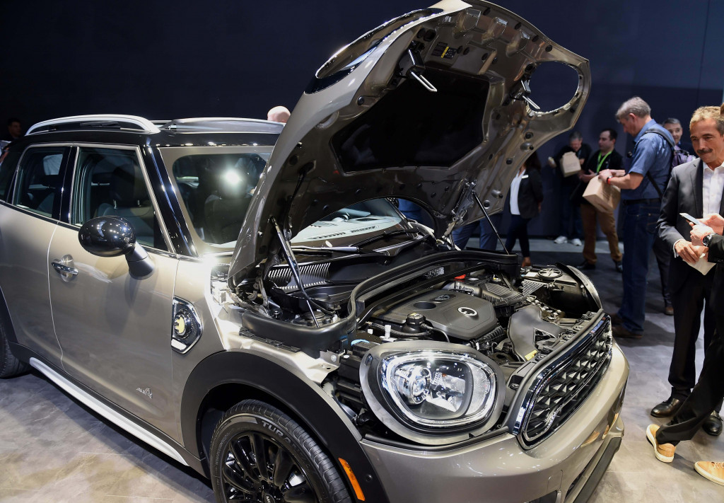 Mini Cooper Countryman SE plug-in hybrid ini dibekali penggerak all-wheel drive. AFP PHOTO / Robyn Beck