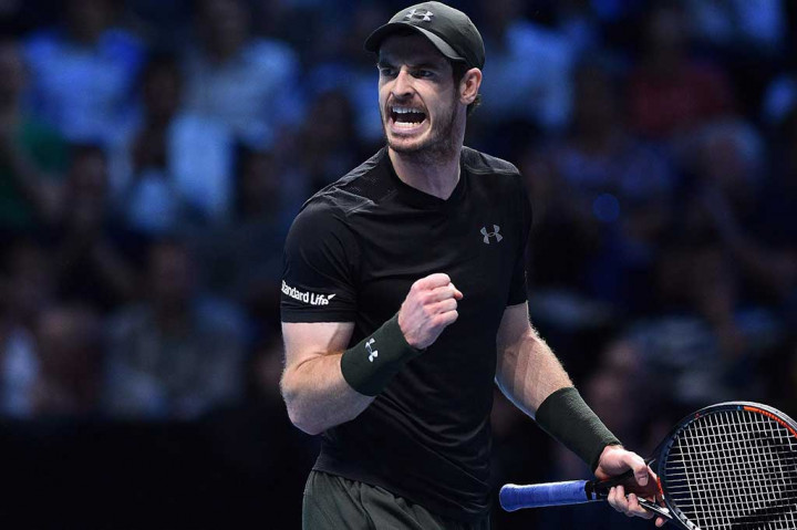Murray melakukan selebrasi usai menundukkan Wawrinka.