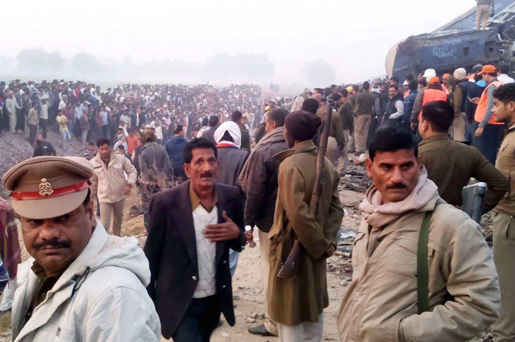 Jumlah korban meninggal dunia diperkirakan bakal bertambah lantaran upaya evakuasi para penumpang masih berlangsung