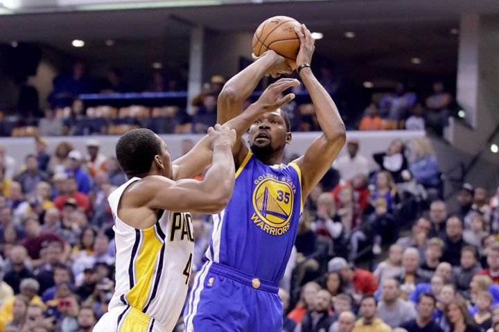 Sementara itu Kevin Durant mencetak double-double dengan 14 poin dan 11 rebound.