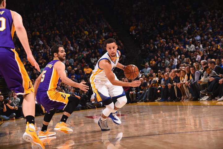 Stephen Curry memimpin perolehan poin bagi Golden State Warriors dengan menyumbang 31 poin, 5 rebound, dan 9 assist.