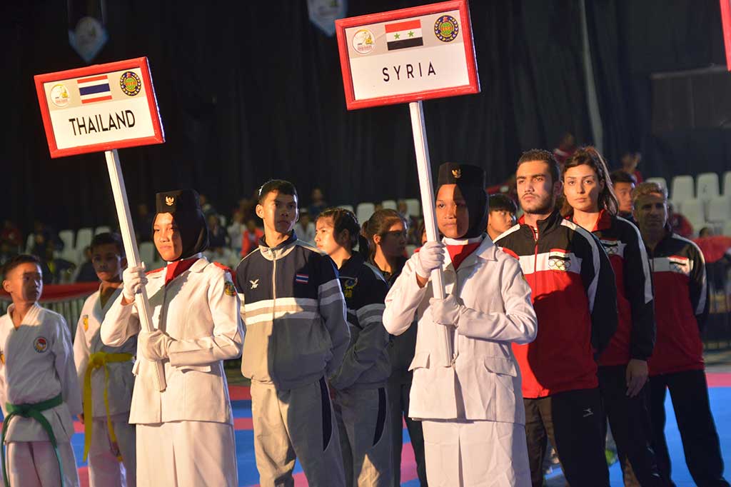 Kontingen karateka beberapa negara mengikuti pembukaan kejuaraan AKF Championship 2016, di Celebes Converention Centre (CCC), Makassar.