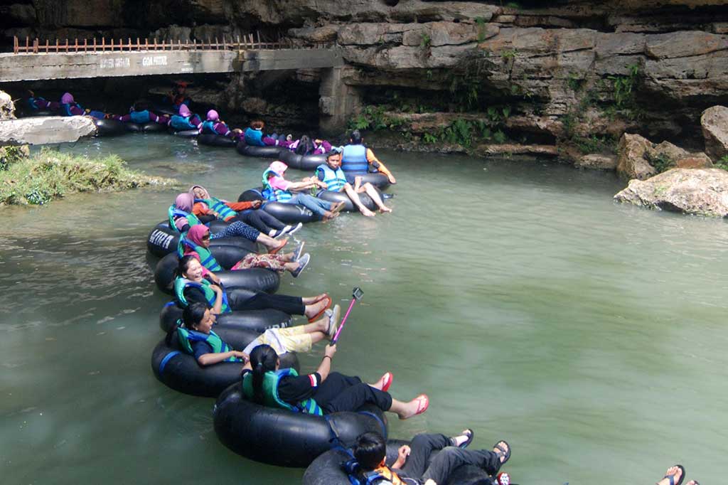 Serunya Wisata Menyusuri Gua Pindul