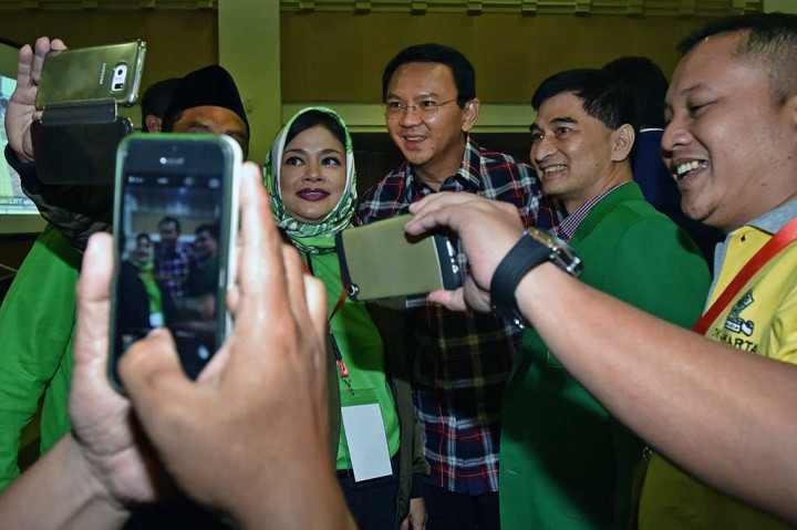 Ahok bersama Dimyati Natakusumah berfoto bersama saat menghadiri pelatihan komunikasi dan kampanye pemenangan pilgub DKI 2017.