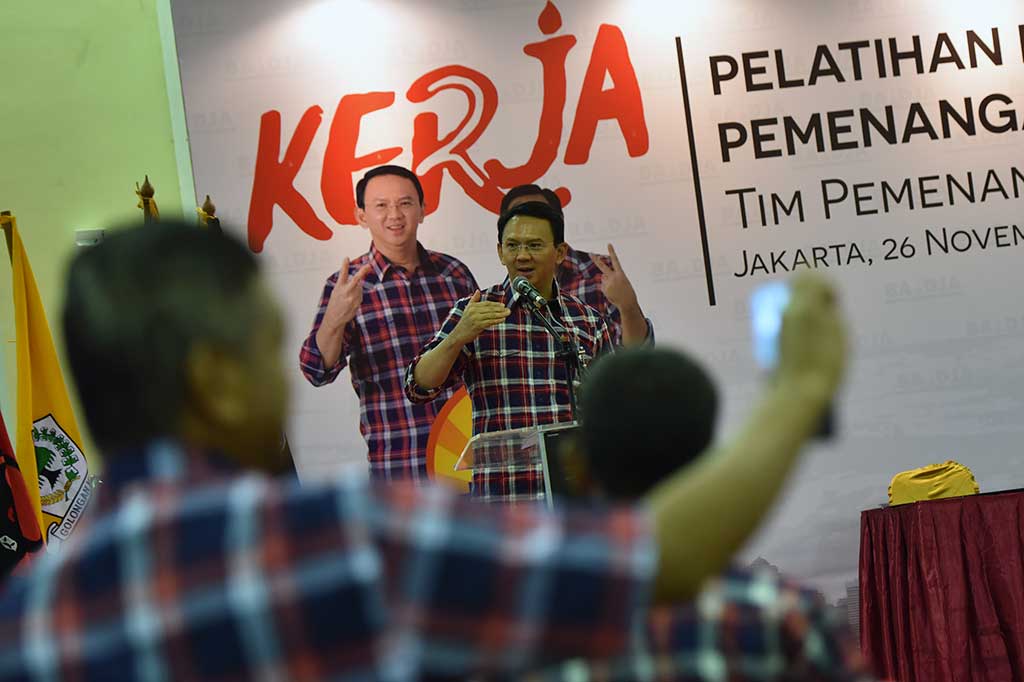 Ahok memberi sambutan dalam acara Pelatihan Komunikasi dan Kampanye Pemenangan Pilgub DKI 2017.
