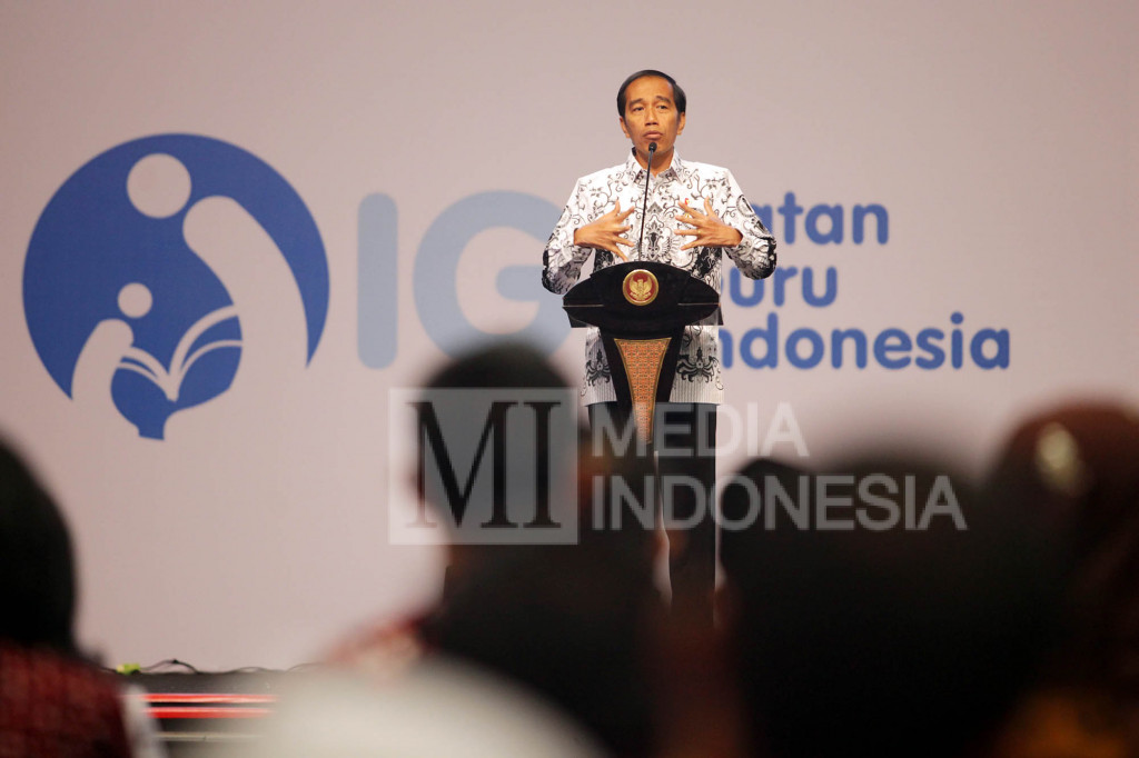 Hal itu dilakukan sebagai rasa hormat dan terima kasih atas jasa para guru.