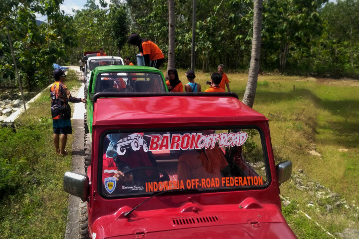 Sensasi <i>Offroad</i> Menyusuri Sungai Wonosari