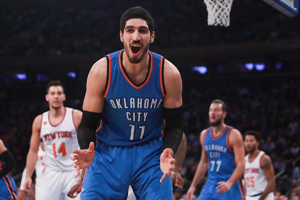 Sementara Enes Kanter menambah 27 poin dan 10 rebounds untuk Thunder.