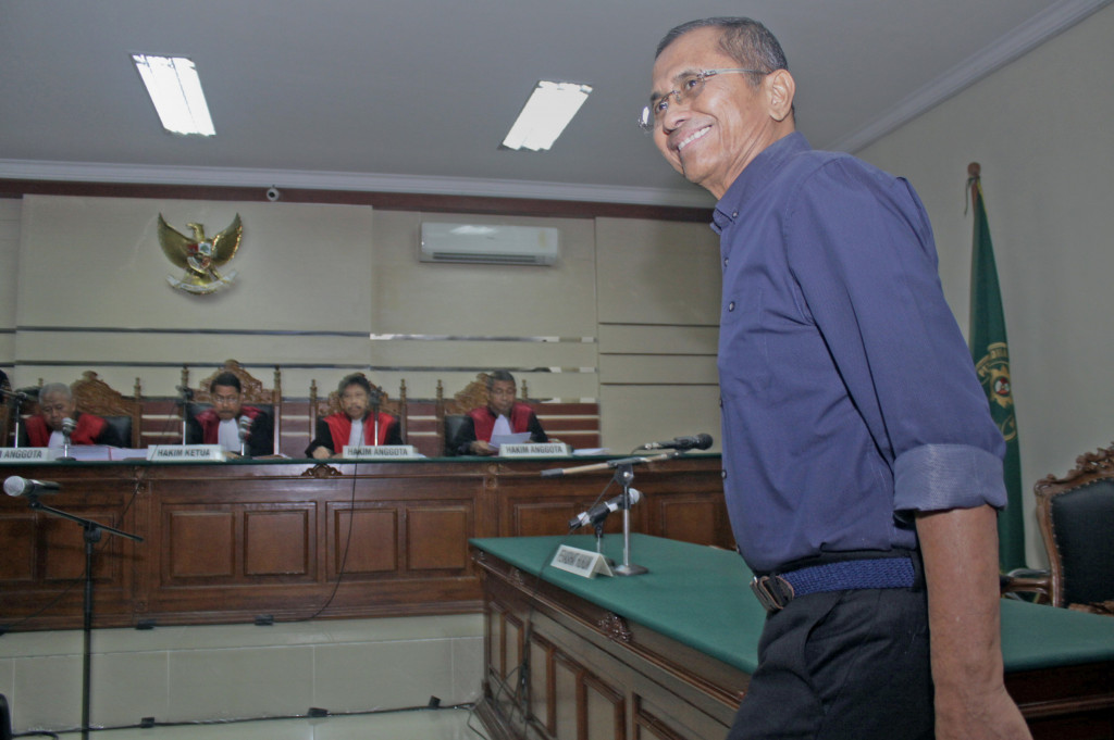 Agenda sidang untuk mendengarkan dakwaan yang dibacakan Jaksa Penuntut Umum dari Kejaksaan Negeri Surabaya.