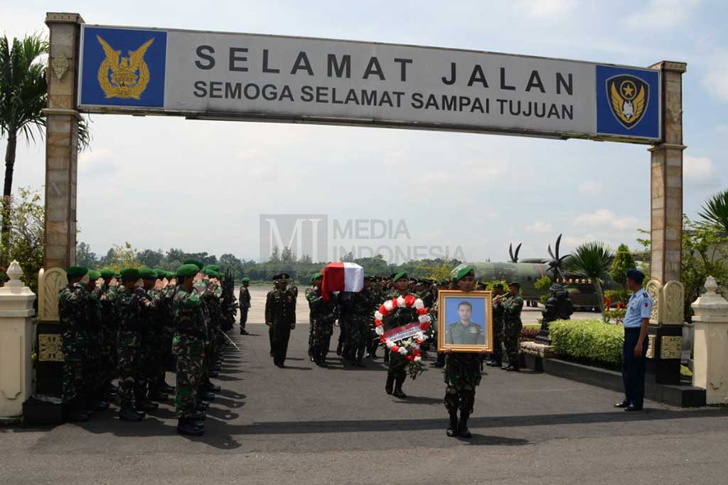 Jenazah Lettu CPN Ginas selanjutnya dibawa ke rumah duka di daerah Maguwoharjo, Depok, Sleman, Yogyakarta.