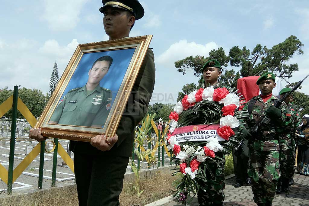 Jenazah Lettu CPN Ginas dimakamkan di TMP Kusumanegara, Yogyakarta.