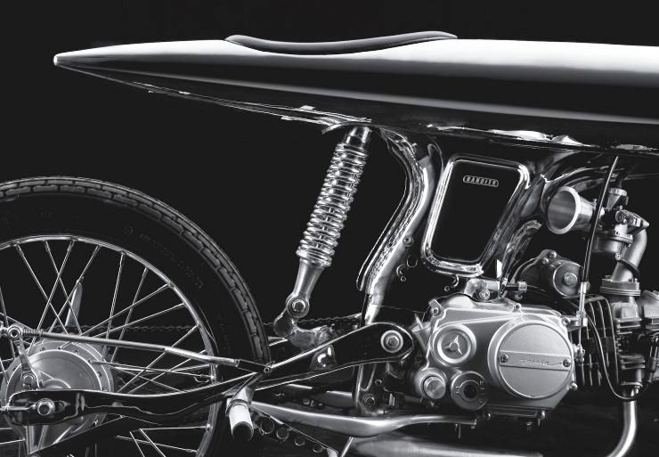 Mengambil siluet peluru kendali, sosok sederhana Bandit9 EVE Mark II ini berupa silinder tangki bahan bakar yang panjang. Lekukan sadel dan ekornya seolah menyatu dengan tangki.