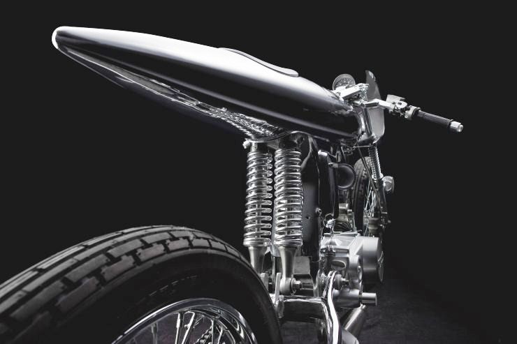 Suspensi belakang menggunakan sepasang shock breaker yang 'disatukan'. Kode Mark II menandakannya sebagai penyempurnaan dari versi sebelumnya.