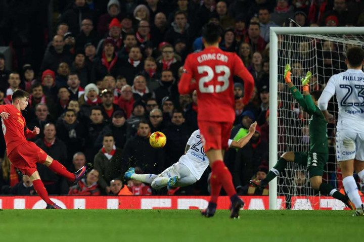 Pada menit ke-81 Ben Woodburn menggandakan keunggulan Liverpool. Sepakan kerasnya gagal dihalau Marco Silvestri. 2-0 untuk The Red.