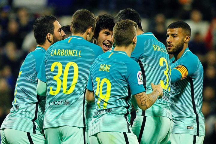 Enam menit kemudian Blaugrana berhasil menyamakan kedudukan lewat pemain berusia 18 tahun Carles Alena. Skor 1-1 bertahan hingga laga usai.