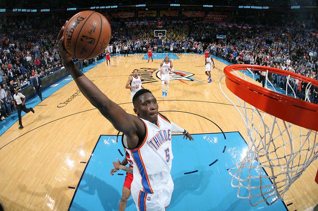 Victor Oladipo menambah 25 poin untuk membawa Thunder membuat catatan menang kalah 12-8.