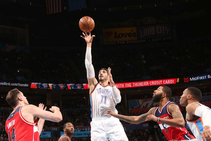Sementara itu Enes Kanter bangkit dari bangku cadangan untuk membukukan 14 poin untuk Thunder.