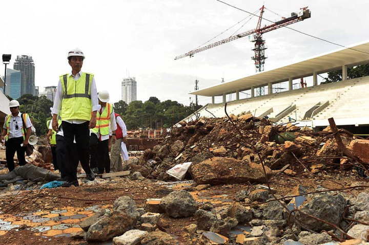 Presiden meninjau renovasi venue akuatik.