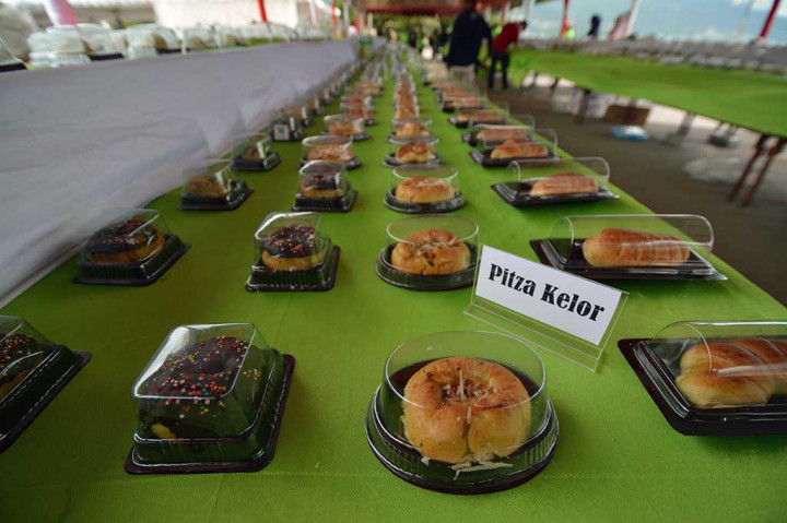 Ratusan makanan dipajang pada Festival Makanan Berbahan kelor di Palu. Festival tersebut dimaksudkan untuk mengenalkan kekhasan kelor kepada masyarakat.