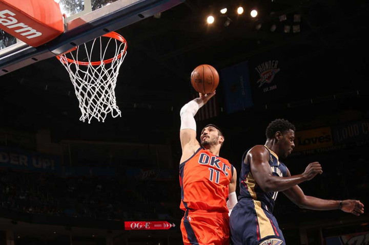 Sementara center Enes Kanter mencatat 17 poin dan 10 rebounds.
