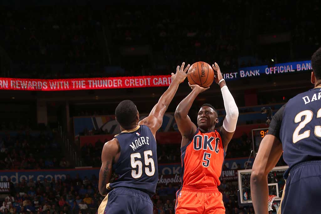 Dan Victor Oladipo menambah 15 poin untuk Thunder.