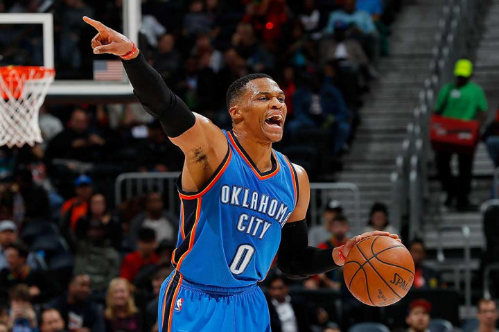 Dengan raihan tersebut, Westbrook hanya terpaut satu triple-double dari legenda NBA Michael Jordan, yang diraih pada 1989 silam.