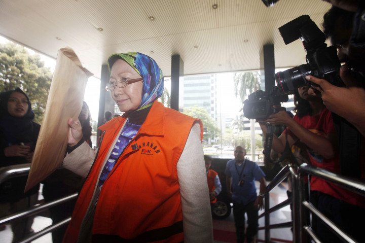 Atty Suharti Tochija diperiksa terkait kasus dugaan suap pembangunan Pasar Atas Baru tahap II di Cimahi.