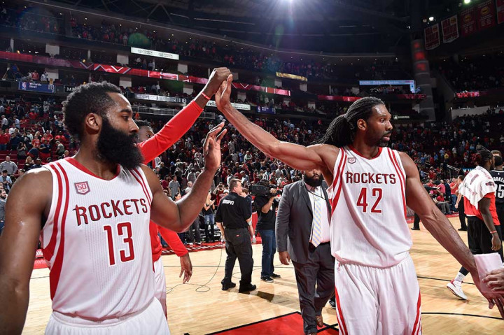 Harden melakukan selebrasi bersama Nene Hilario usai pertandingan.