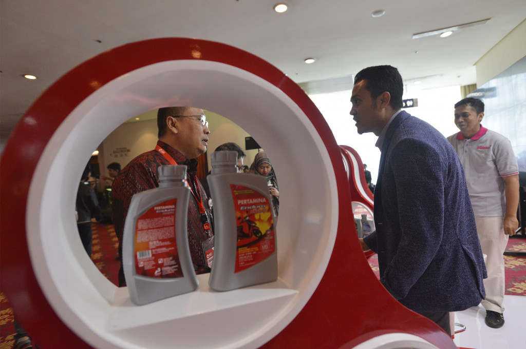 Produk pelumas dipamerkan saat acara Pertamina Energy Forum 2016.