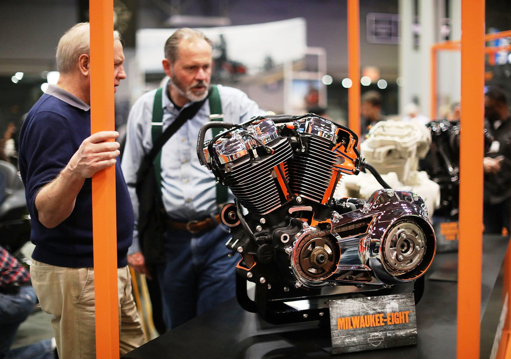 Mesin baru Harley Davidson untuk varian sport touring 2017. Mesin baru ini diklaim lebih hemat bahan bakar dan tetap bersuara gahar yang khas.