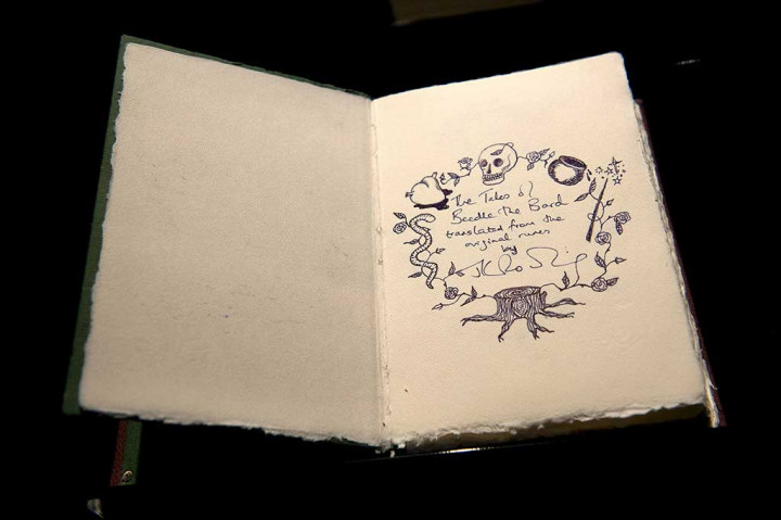 Rumah lelang Sotheby menyatakan bahwa buku tersebut telah dijual dengan harga 368.750 poundsterling (US467.400) atau sekitar Rp6,15 miliar kepada penawar telepon tanpa nama.