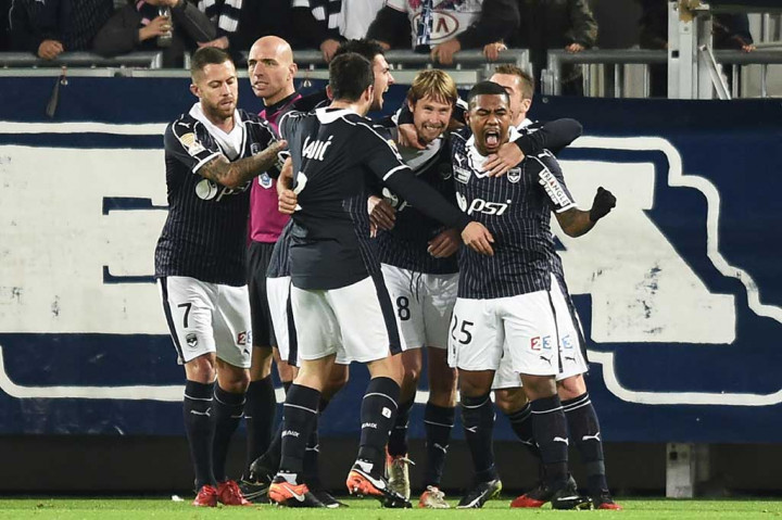 Pengatur serangan asal Ceko Jaroslav Plasil mengemas gol pembukaan untuk Bordeaux pada menit ke-15, menyambut umpan terobosan Malcolm.