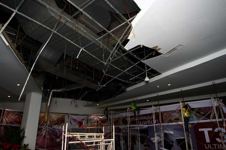 Plafon Terminal 3 Ultimate Ambruk