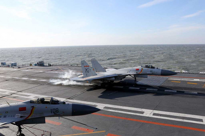 Kapal induk Liaoning yang berasal dari Rusia dan sebuah kapal perang melaksanakan skema pencegatan udara, latihan antipesawat dan antirudal, dan jet tempur J-15 Shenyang yang membawa rudal aktif juga ikut dilibatkan.