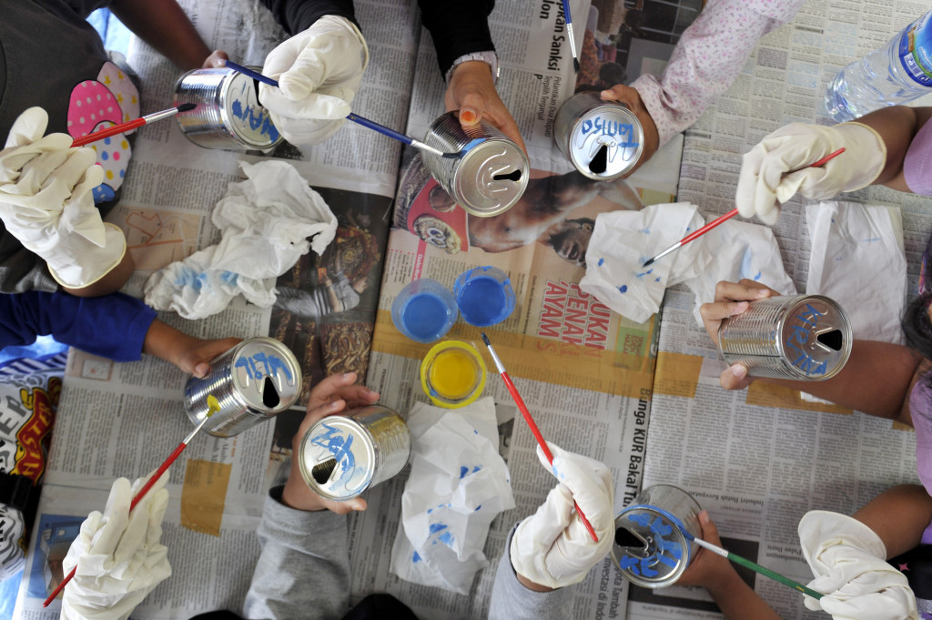 Berkreasi dengan Kaleng Bekas