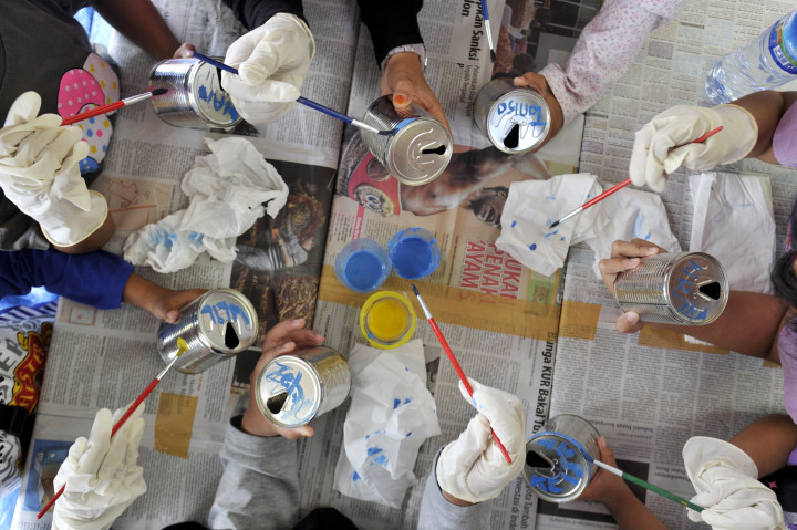 Berkreasi dengan Kaleng Bekas