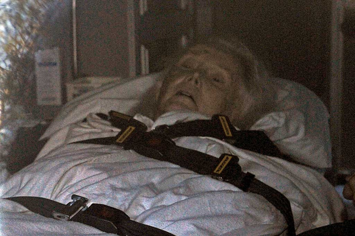 Aktris kelahiran Hungaria tersebut telah dirawat berulang kali sejak mengalami patah tulang pinggul kanannya pada Juli 2010 setelah jatuh di rumahnya.