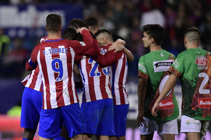 Fernando Torres membawa timnya unggul 4-0 pada akhir babak pertama. Sementara Guijuelo memperkecil ketertinggalan pada menit ke-80 lewat Antonio Pino.