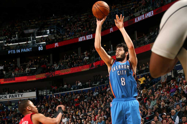 Sementara guard cadangan Alex Abrines mengemas 18 angka.
